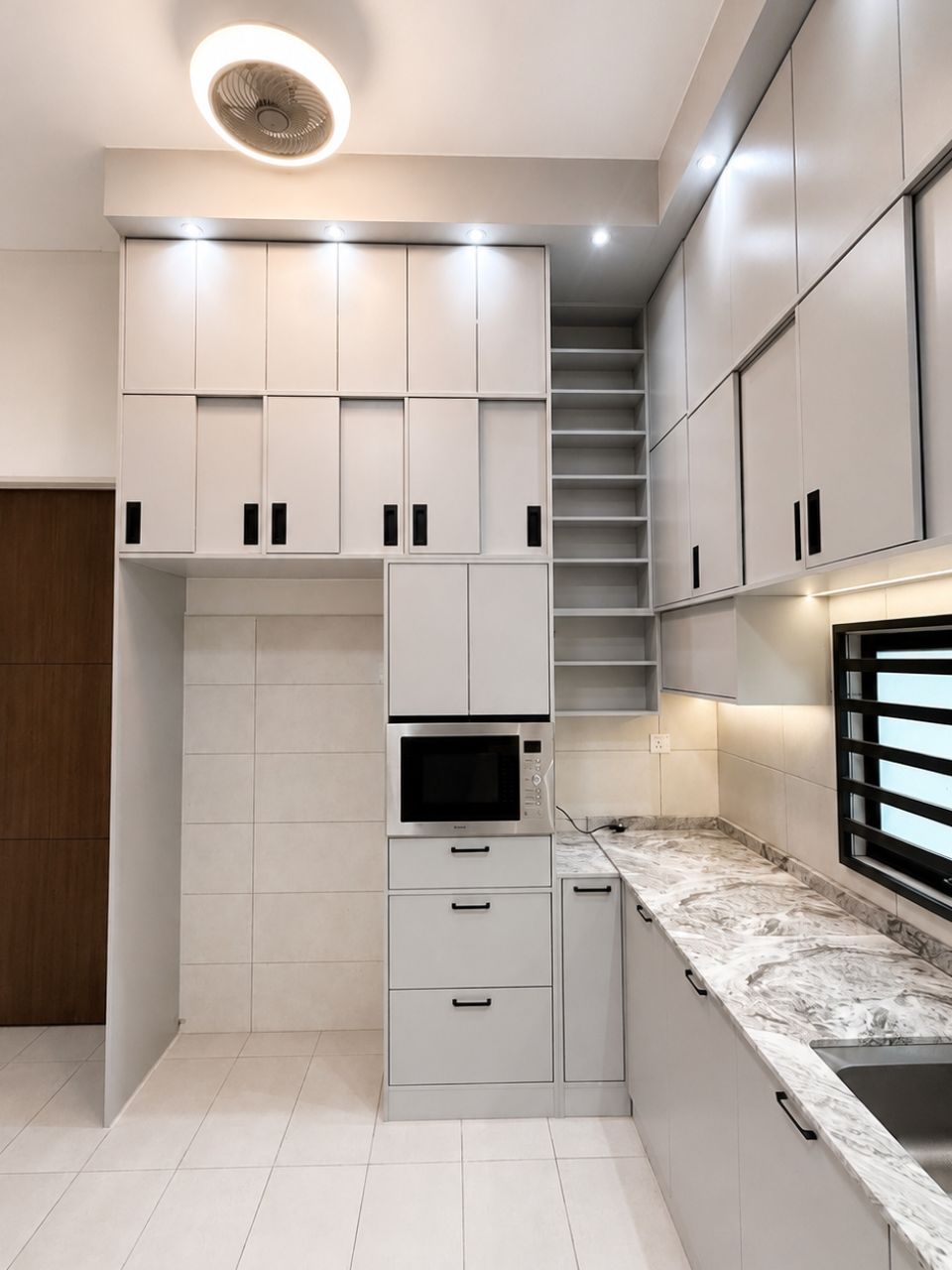 Modern Kitchen Interior Cabinetry & Storage,
